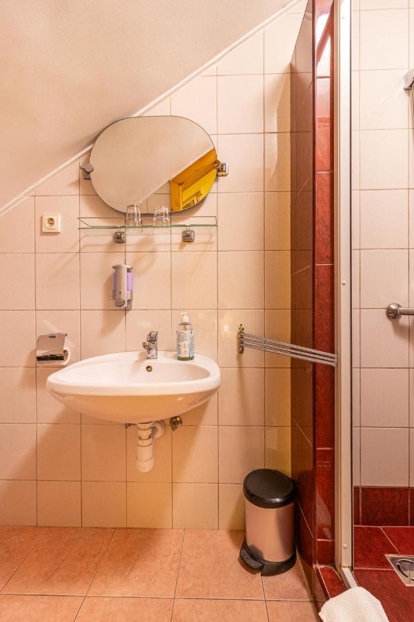 Kisduna Etterem-Panzio Dunaharaszti Esterno foto