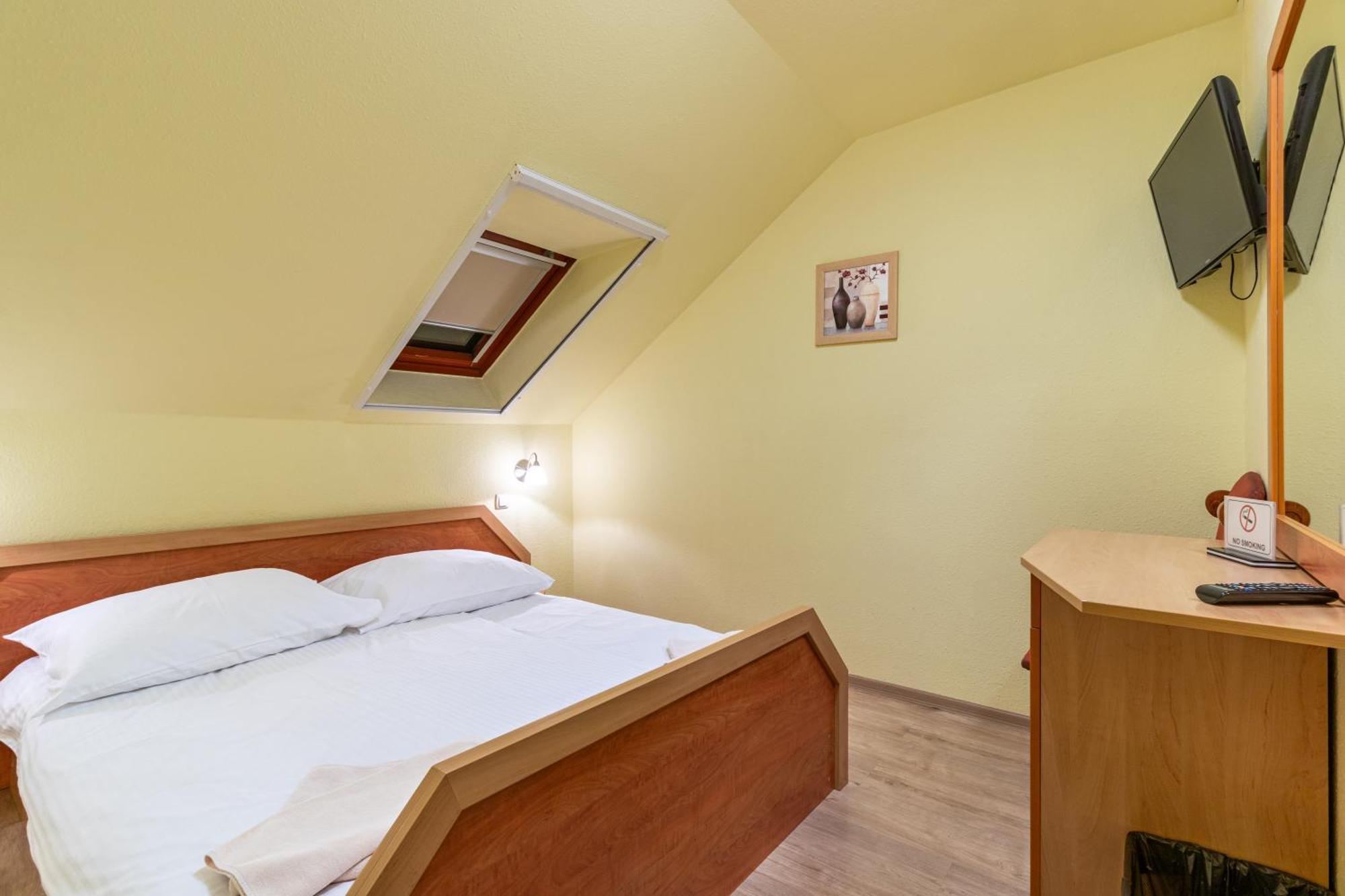 Kisduna Etterem-Panzio Dunaharaszti Esterno foto